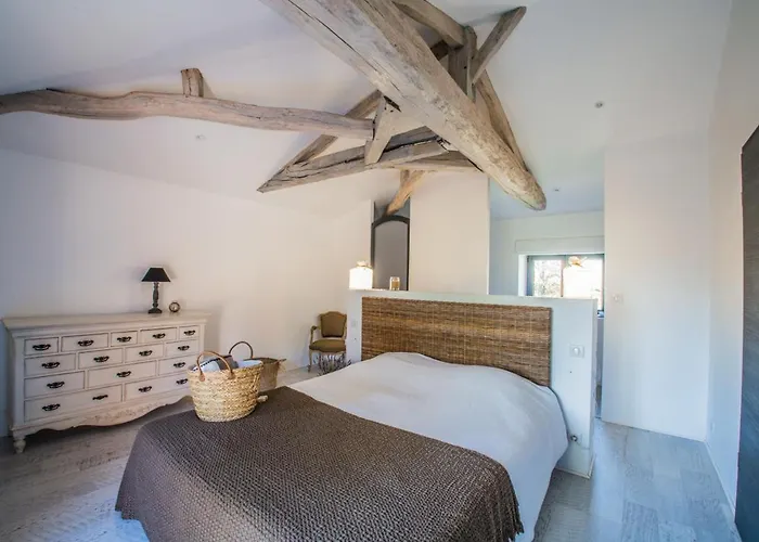 Πανσιόν La Grange Du Cleray 3*