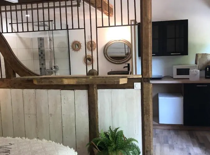 Πανσιόν La Grange Du Cleray