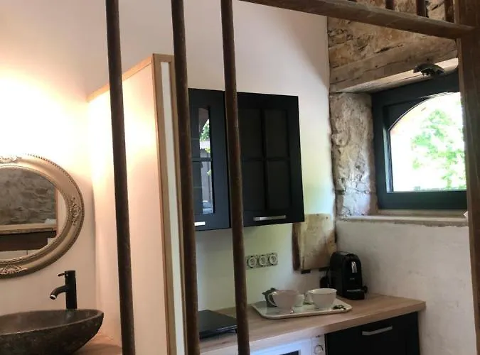 Πανσιόν La Grange Du Cleray 3*